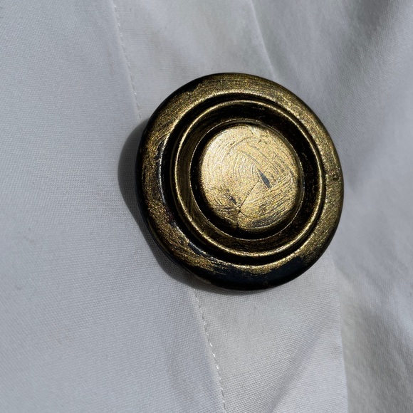 Michael Kors White Button-Front Blouse Statement Buttons Ruffle Cuffs Size 6 - Picture 11 of 11